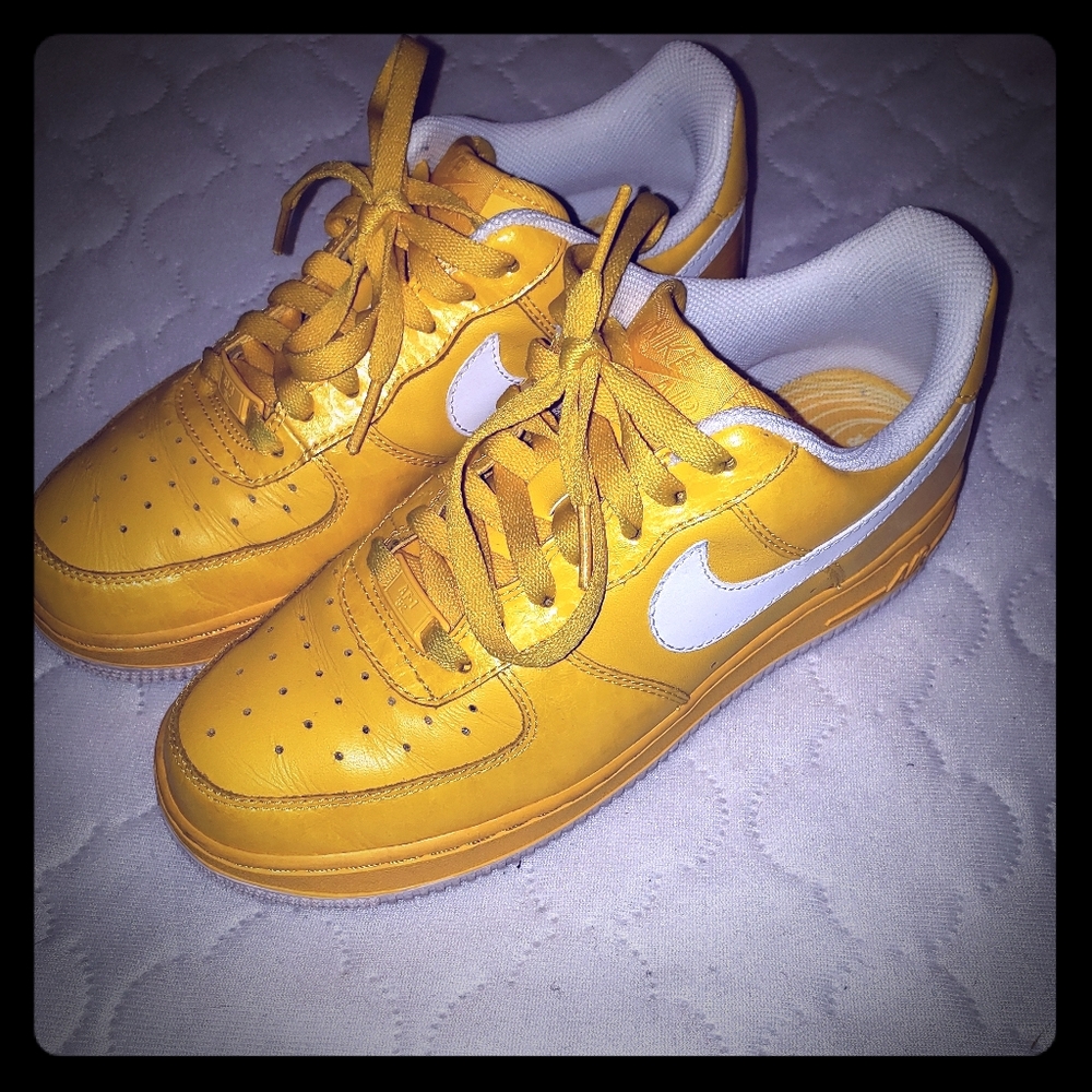 Yellow nike air Force 1's women size 8